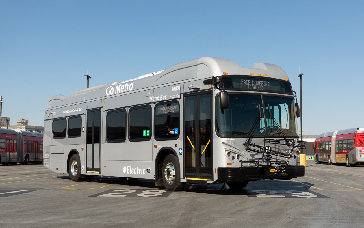 Photo of a parked battery electric Metro bus.